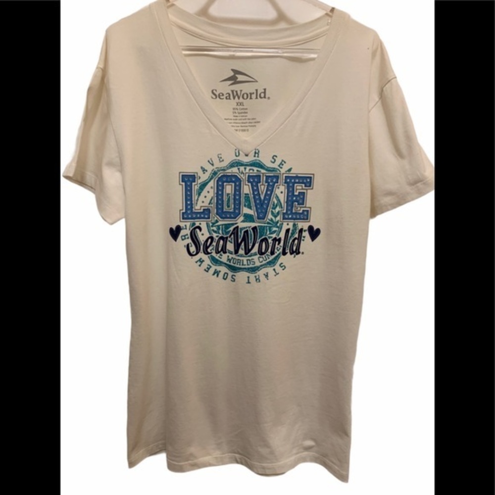 Sea World T-Shirt NWOT